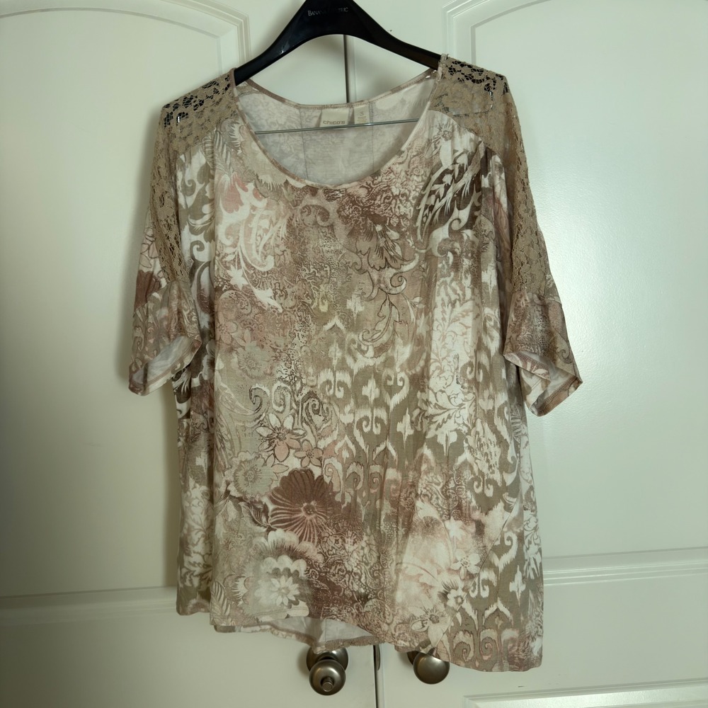 Chicos Womens Size 3 Large XL Paisley Floral Lace Back Short Sleeve Blouse Tan